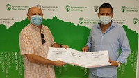 Los alumnos del curso de socorrismo ofertados por el Ayuntamiento de Vélez-Málaga reciben sus diplomas acreditativos